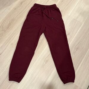 Uniqlo Women’s Burgundy Drawstring Jogger Sweatpants